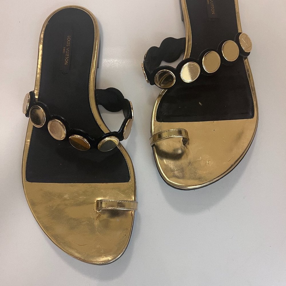 LOUIS VUITTON Socialite Gold Flat Sandals | Size 40